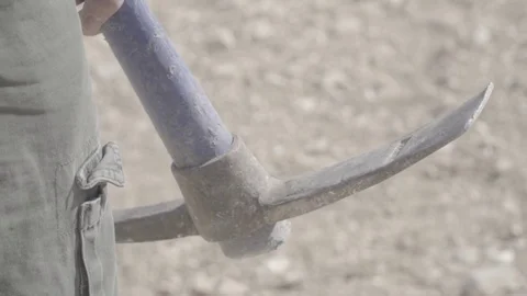 Holding pick - gardening tool Video stock 82231654