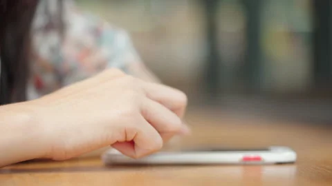 Holding smart phone Stock-Footage 163141493