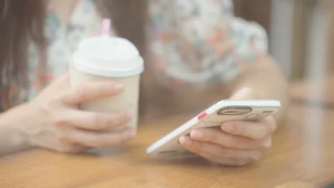 Holding smart phone Stock-Footage 163141554