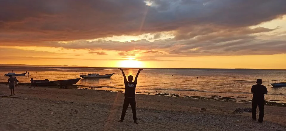 Holding the Sunset Stock-Fotos