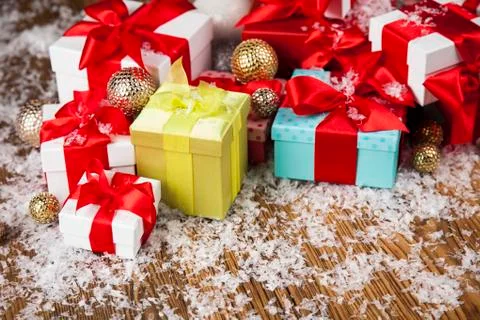 Holiday Christmas background with stack of presents Foto stock gratuite