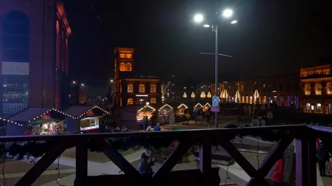 Holiday decorations in city square Video stock 101345600