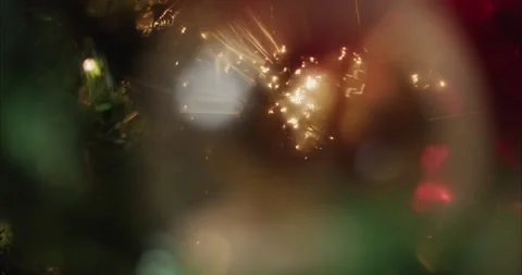 Holiday Tree Lights Flickering with Soft Bokeh and Magical Golden Glow 库存影片 331105163