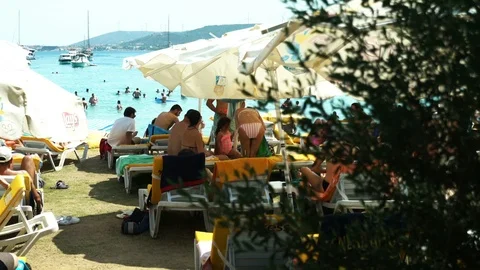 Holidaymakers 스톡 동영상 125056432