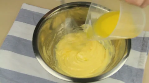 Hollandaise Sauce Stock Footage 32518618