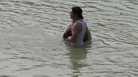 Holy Bath in Ganga River in Rishikesh Stock-Footage 50204590