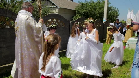 Holy Communion in the yard Video stock 170180351