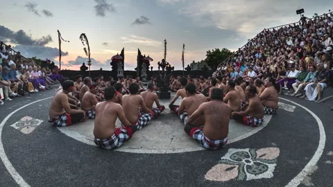Holy grail sunset timelapse view of Uluwatu Temple Kecak Dance, Bali Video stock 322010520