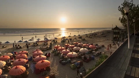 Holy grail sunset timelapse view of Seminyak beach, Bali Stock-Footage 322010524