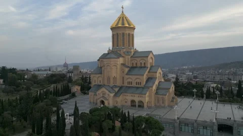 Holy Trinity Cathedral Of Tbilisi Vidéo 258384917