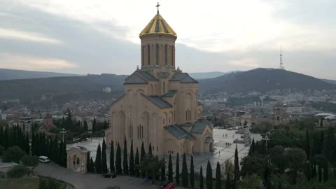 Holy Trinity Cathedral of Tbilisi Vidéo 258384947