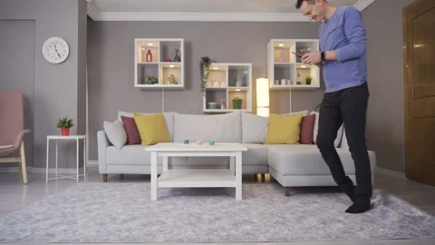 Home accident in slow motion.  To fall on the ground. Video stock 218893733