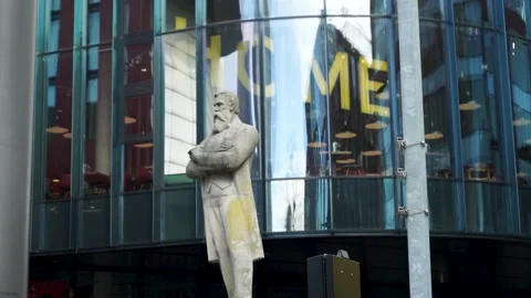 HOME and Engels statue at First Street, Manchester 2 動画素材 231406875
