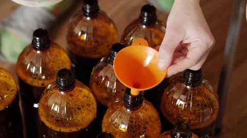 Home brewery. Bottling beer Video stock 75010364
