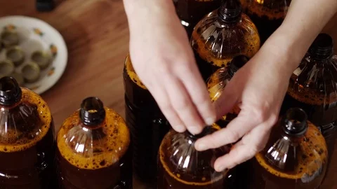 Home brewery. Bottling beer Video stock 75010585
