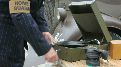 Home Guard winding record player Vidéo 851544