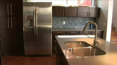 Home kitchen pan 3 Stock-Footage 592734