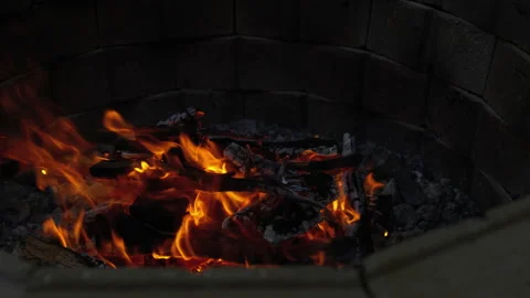 Home made bonfire Vídeos de archivo 132737494