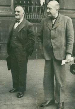 Home Office Pathologist Prof. J. M. Webster (right) And Dr J. F. Brailsford At T Stock Photos