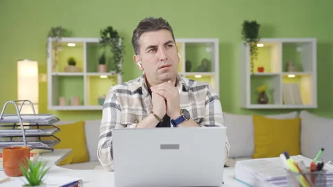 Home office worker with time pressure is stressed. 스톡 동영상 237304540