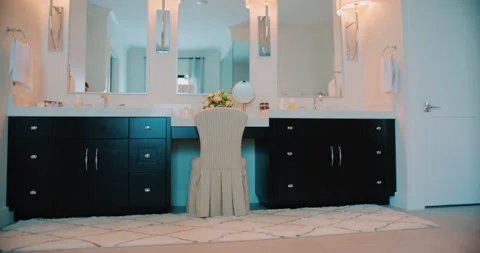 Home Showing Stock Footage 320333406