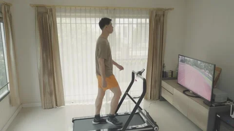 Home Workout Routine on Treadmill Vidéo 338271833