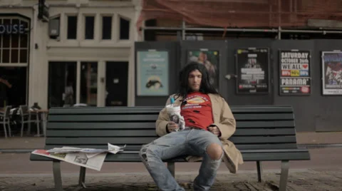 Homeless In Amsterdam 動画素材 33806167