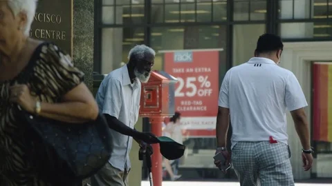 Homeless Man Begging Vídeo Stock 79903643