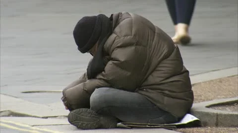 HOMELESS PERSON CLOSE UP 動画素材 10686757