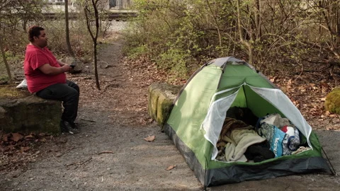 Homeless tent camping Stock-Footage 237633641