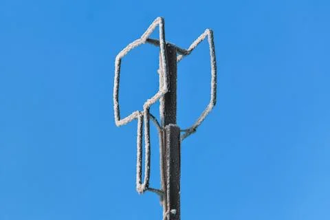 A homemade antenna in the form of a rectangular screen of aluminum wire is ti Stock Photos