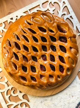 Homemade apple pie on the table. Foto stock