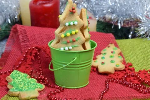 Homemade biscuits in the shape of Christmas tree. Stockillustratie