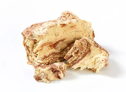 Homemade bread chunks with crusty texture Stockfoto's
