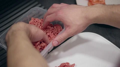 Homemade burger Vídeos de archivo 145850519