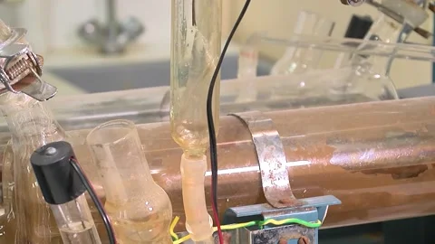 Homemade water purification system at work  01- 库存影片 147908213