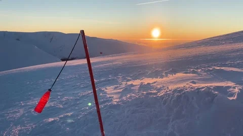 Homemade wind indicator at the top of the mountain. Bottle on a rope. Close up Video stock 152560646