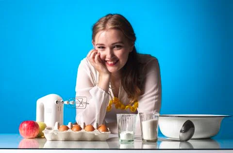 Homemaker in kitchen Foto stock