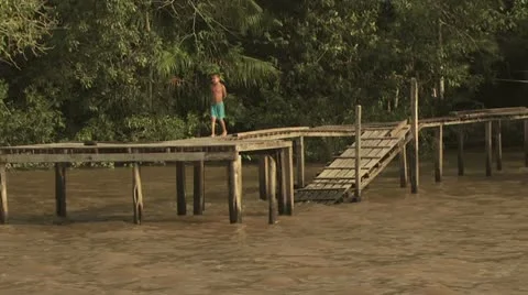 Homes On The Amazon River 9 動画素材 19241588