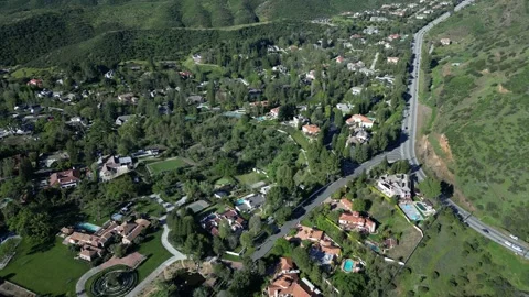 Homes Around Lady Face Mountain Agoura Hills California Drone Aerial Footage 스톡 동영상 335423395