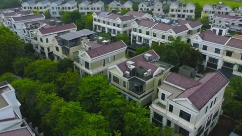 Homes in the metropolis Video stock 242408297