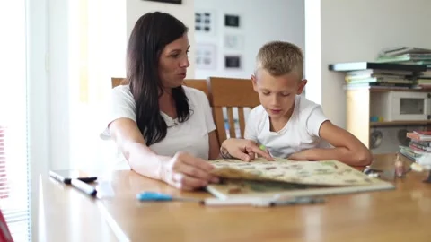Homeschooling with mom Video stock 290088611