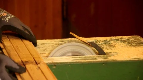 Homework with a circular saw 動画素材 84735576