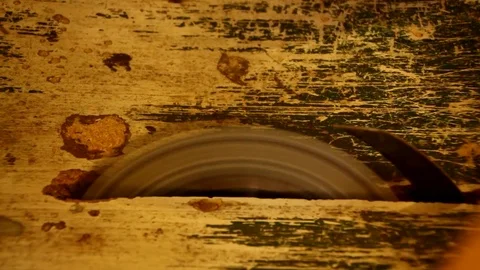 Homework with a circular saw 動画素材 84735629