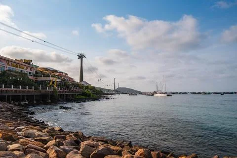 Hon Thom Cable Car and Fishing Harbor in Phu Quoc Vietnam Foto stock