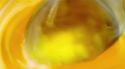 Honey flowing Stockbeeldmateriaal 51125505