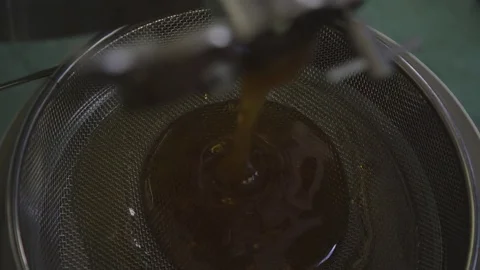 Honey production Vídeos de archivo 84756482