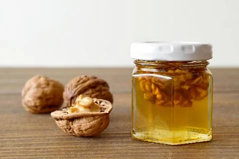 Honey with walnut Foto stock