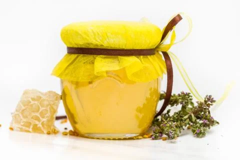 Honeycomb with bees Foto stock