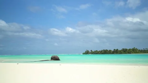 Honeymoon pan Stock-Footage 75650102